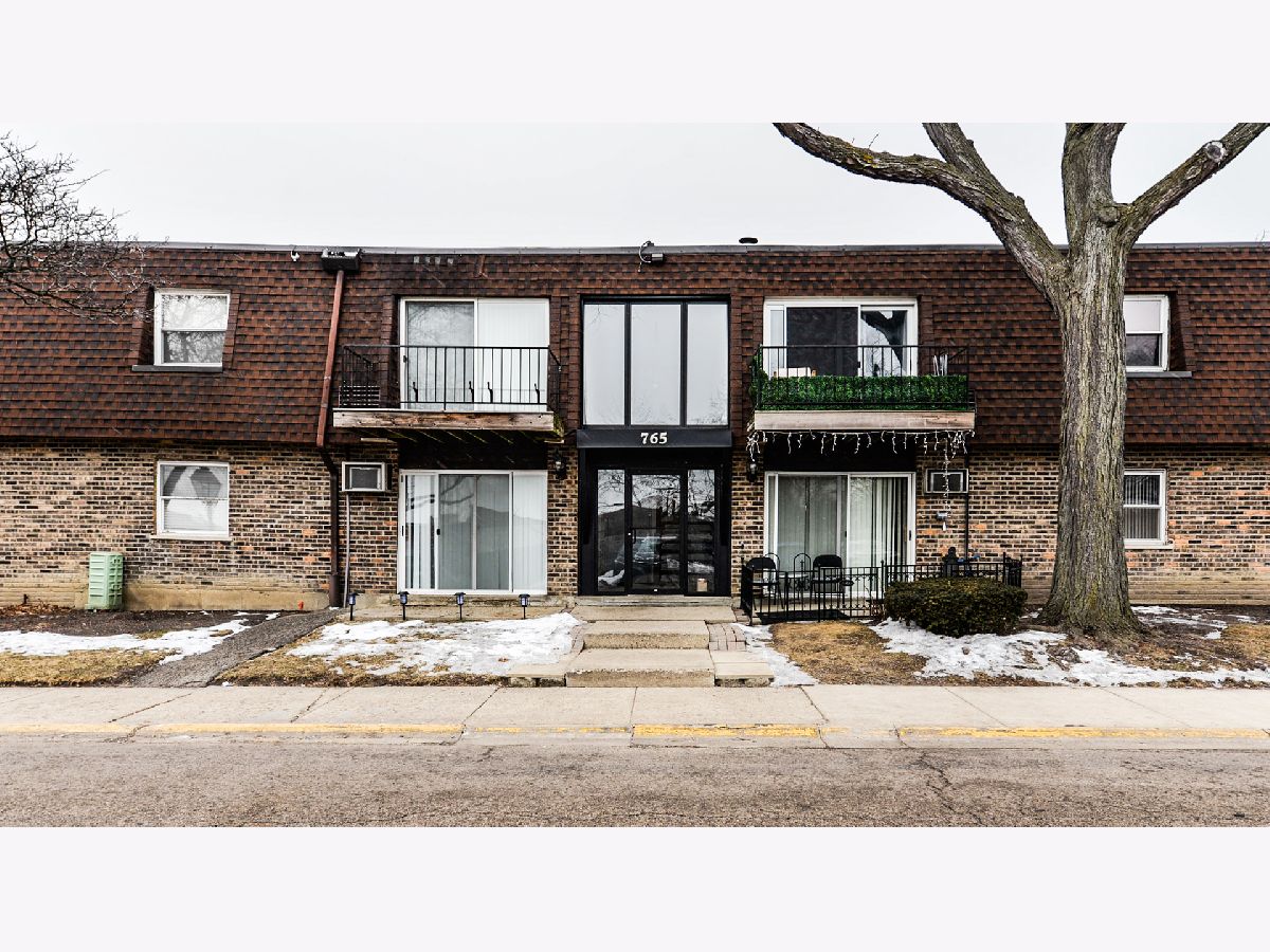 Condominiums Sold Fireside Terrace Buffalo Grove Illinois, 765 Grove