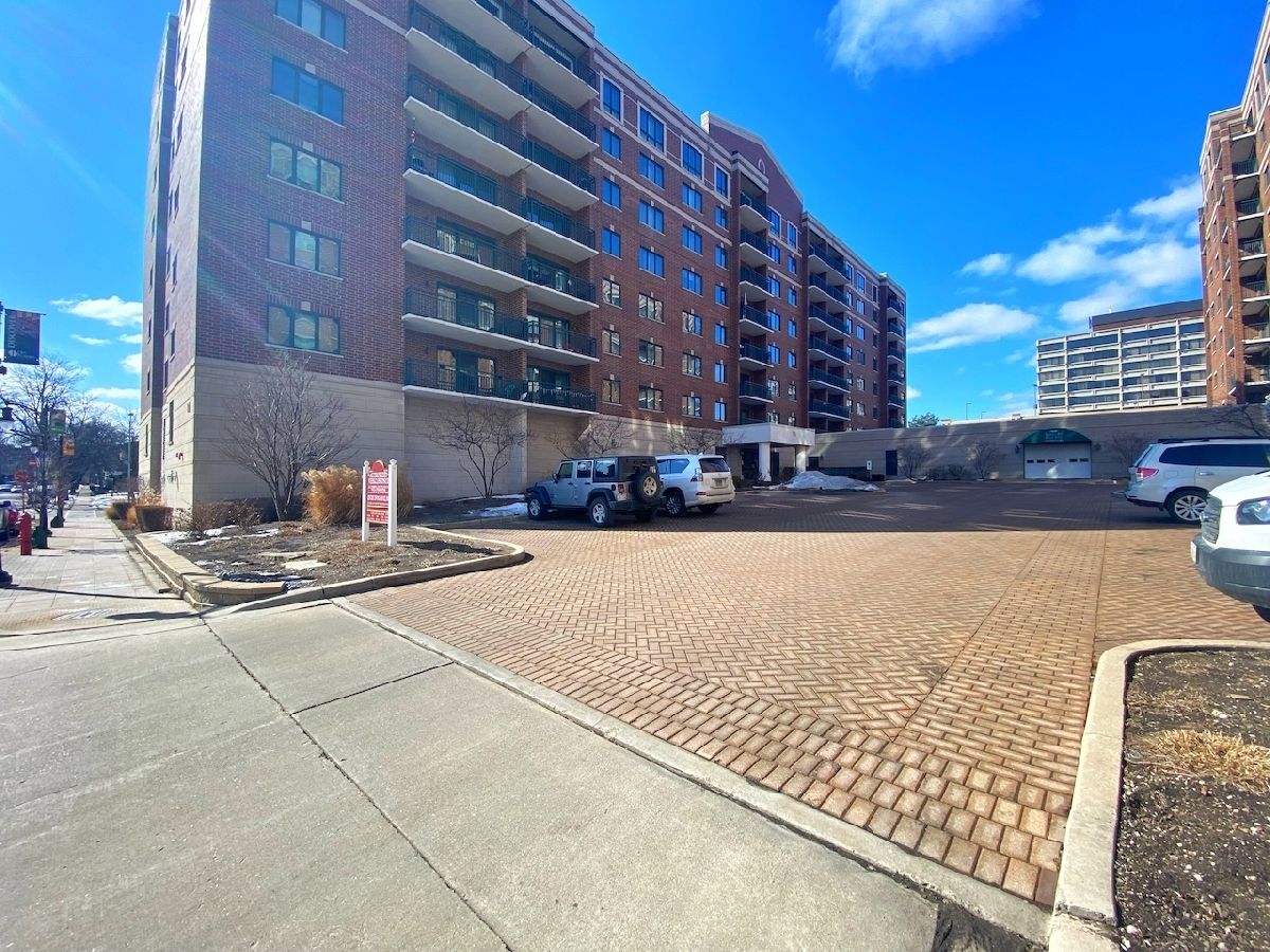 Condominiums Sold Library Courte Des Plaines Illinois, 770 Pearson