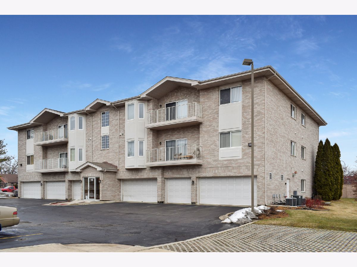 Condominiums Sold Avanti Place Addison Illinois, 725 5th
