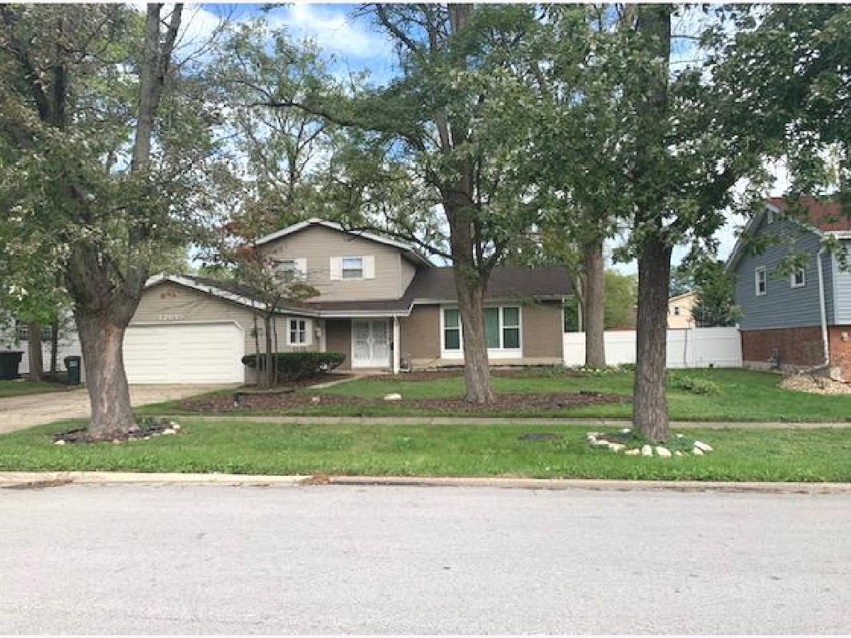 Homes Sold High Meadow Country Club Hills Illinois, 17619 Anthony
