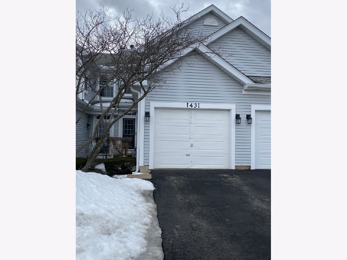 Townhomes & Condos Sold Tanglewood St Charles Illinois, 1431 Walnut Hill