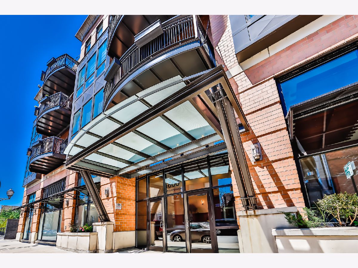 Condominiums Sold Lincoln Park Commons Chicago Illinois, 600 Drummond