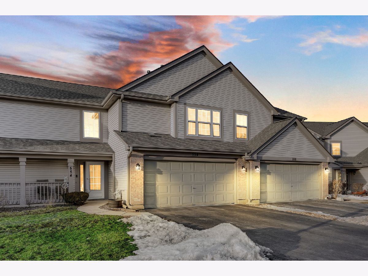 Townhomes Sold Townshomes Of Woodbridge Elgin Illinois, 554 Lancaster