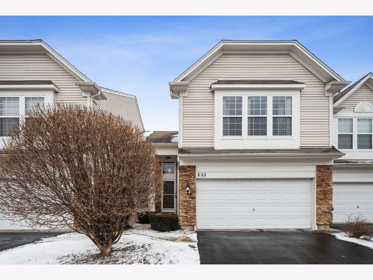 Townhomes Sold Lakeside Pointe Crystal Lake Illinois, 655 Pointe