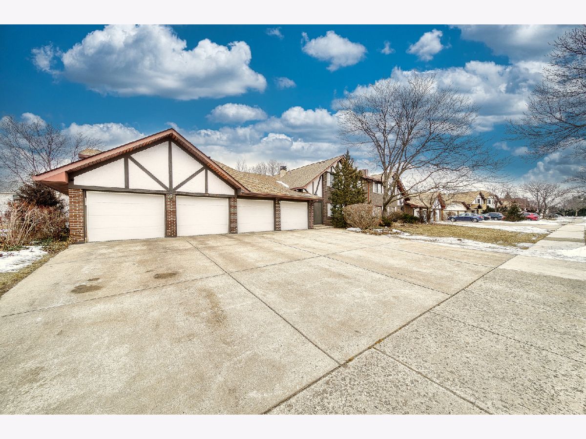 Condos & Townhomes Sold Hamilton Manor Itasca Illinois, 301 Walters