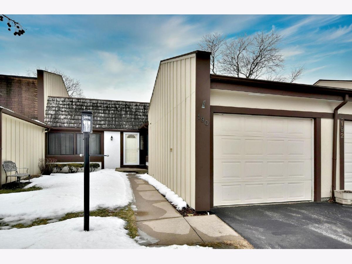 Townhomes Rented Acacia Indian Head Park Illinois, 190 Cascade