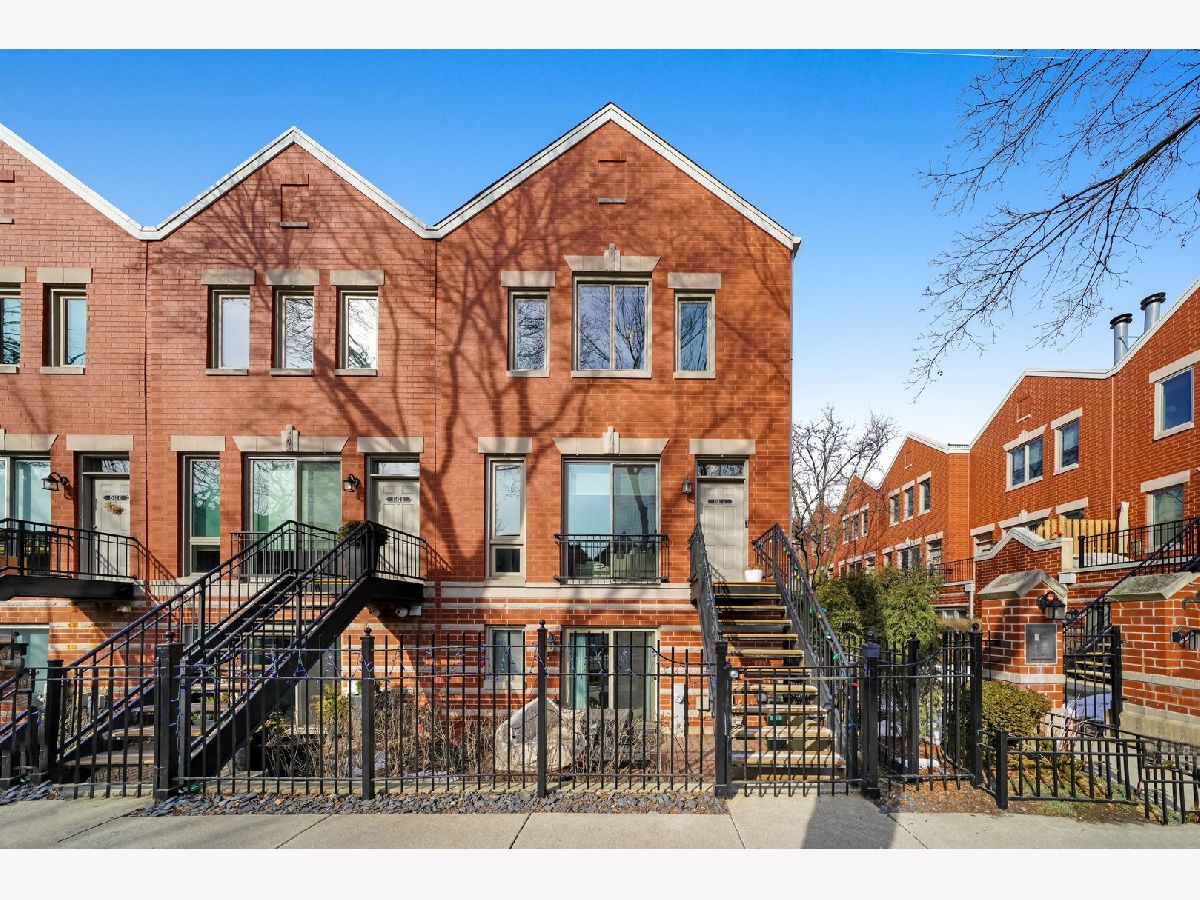 Townhomes Sold Henderson Square Chicago Illinois, 1542 School