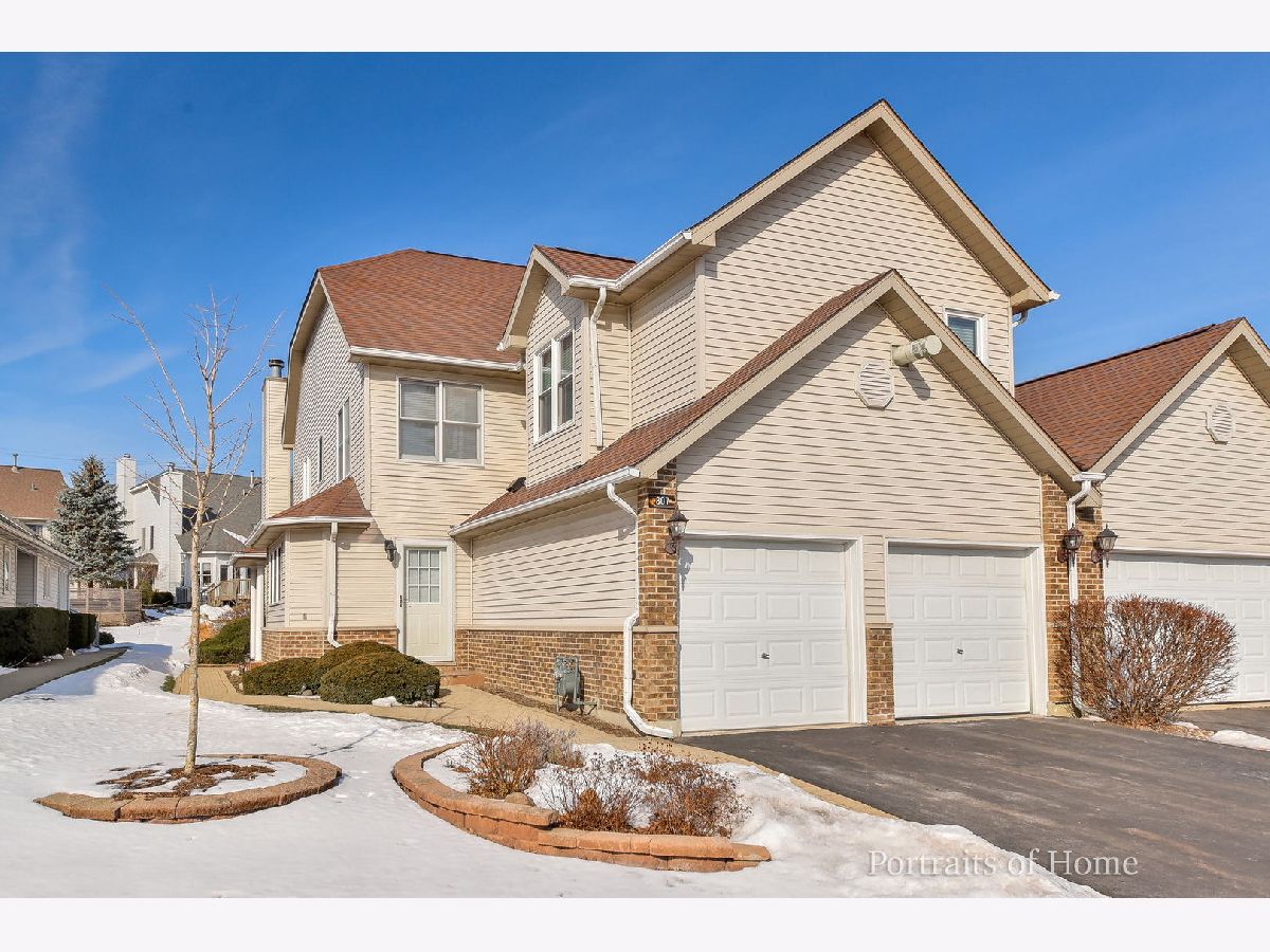 Townhomes & Condos Sold Wildwood Cove St Charles Illinois, 807 Thornwood