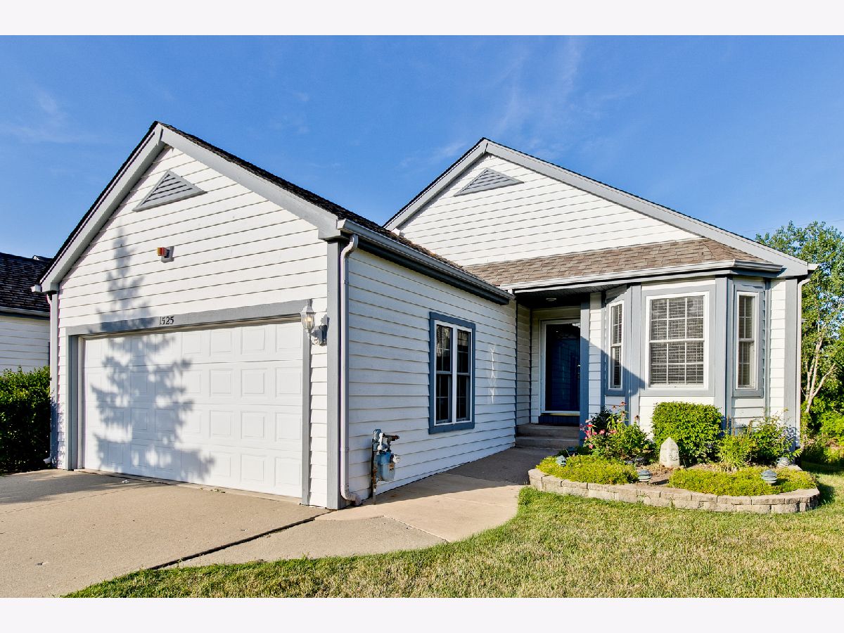 Townhomes & Homes Sold Victorian Village Gurnee Illinois, 1525 Queen Ann