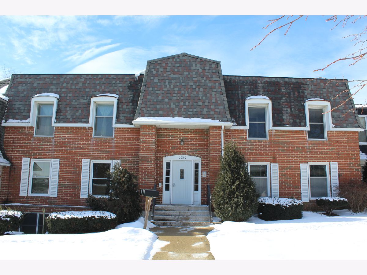 Condos & Townhomes Sold Village Quarter West Dundee Illinois, 855 Village Quarter