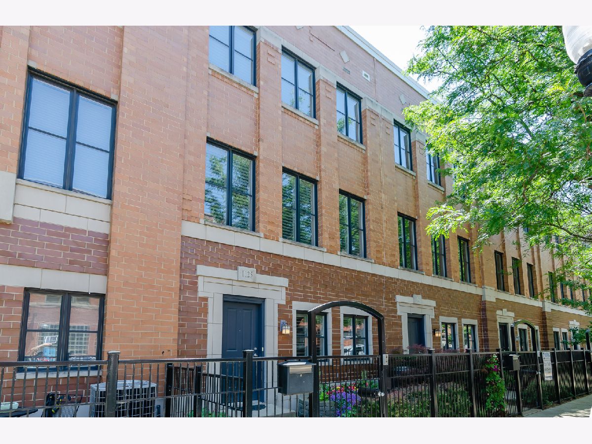 Townhomes Sold Chelsea Townhomes Chicago Illinois, 1125 Monroe