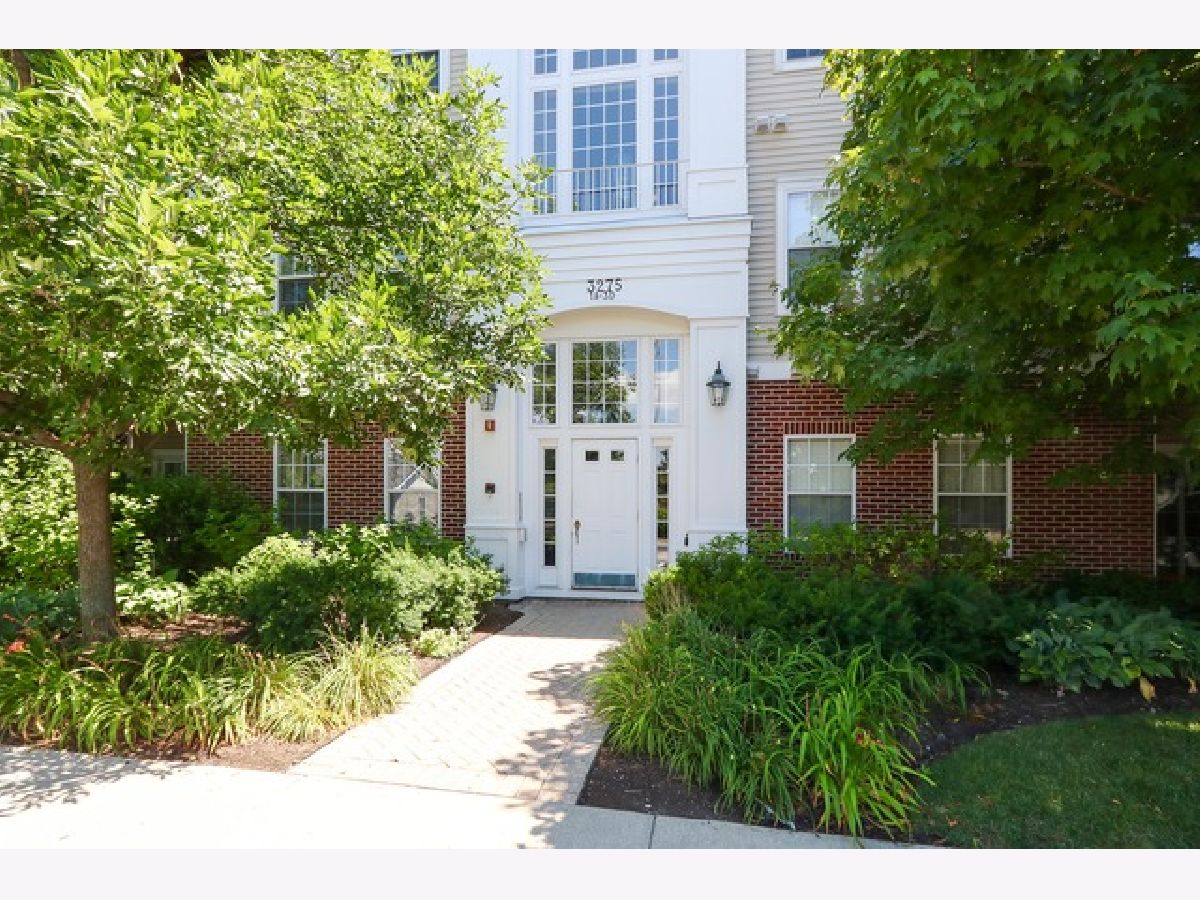 Condominiums Sold Stratford Court Lake Bluff Illinois, 3275 Stratford