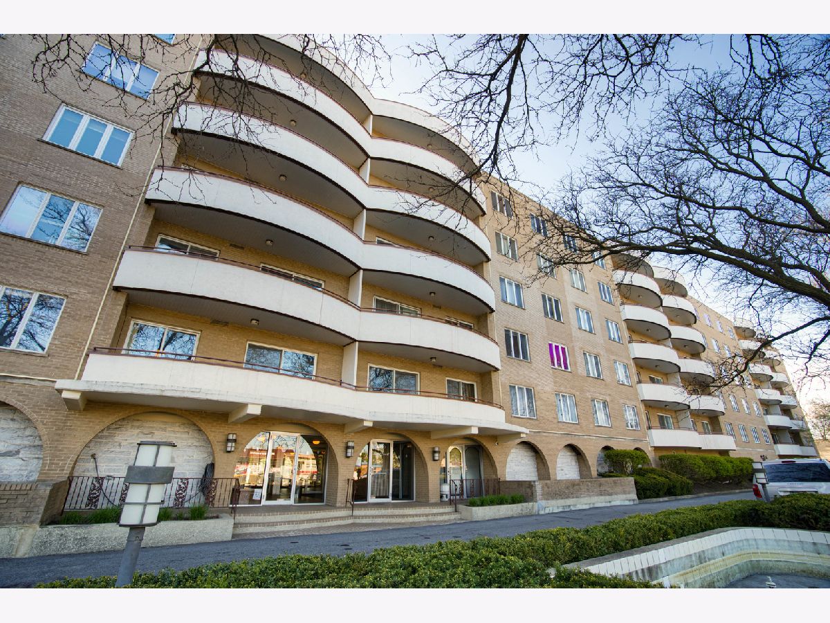 Condominiums Sold Regal Court Lincolnwood Illinois, 6400 Cicero