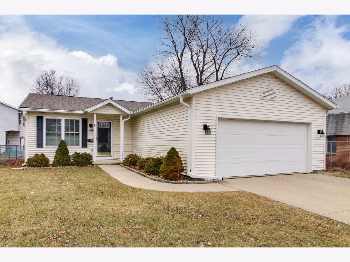 Condos & Townhomes & Homes Sold Northpark Normal Illinois, 1100 School