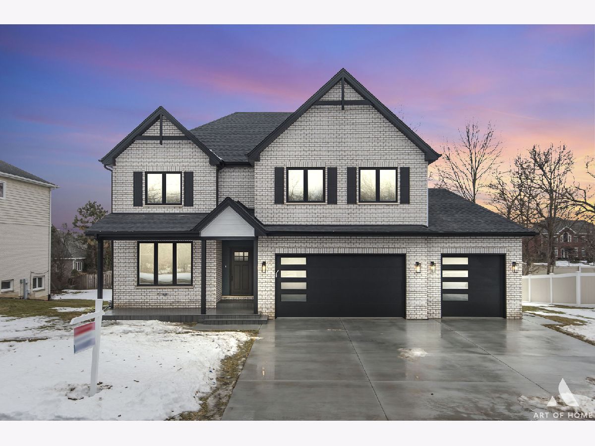 Homes Sold Internationale Estates Woodridge Illinois, 929 Internationale