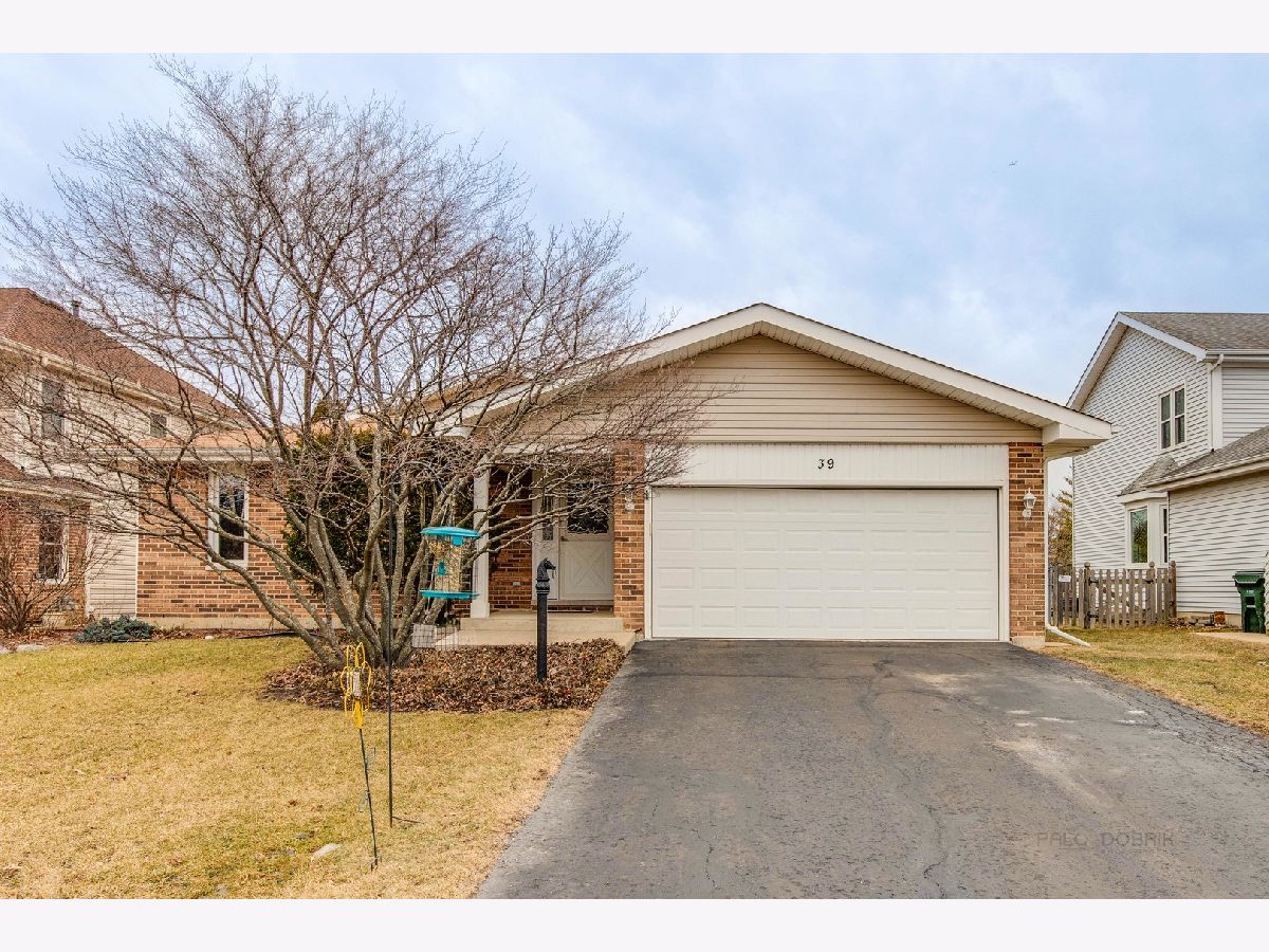 Homes Sold Country Brook Estates Mundelein Illinois, 39 California
