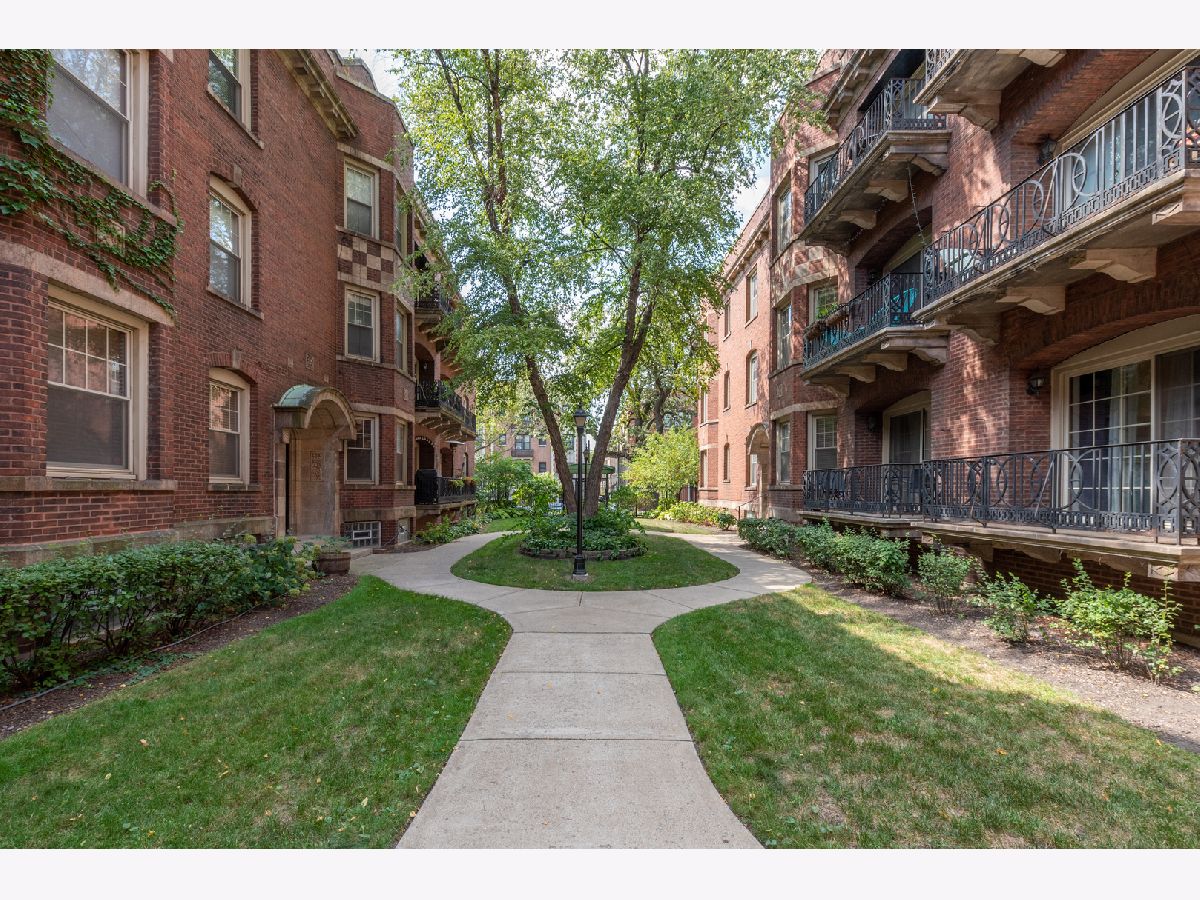 Condominiums Sold Harper Place Chicago Illinois, 5313 Harper