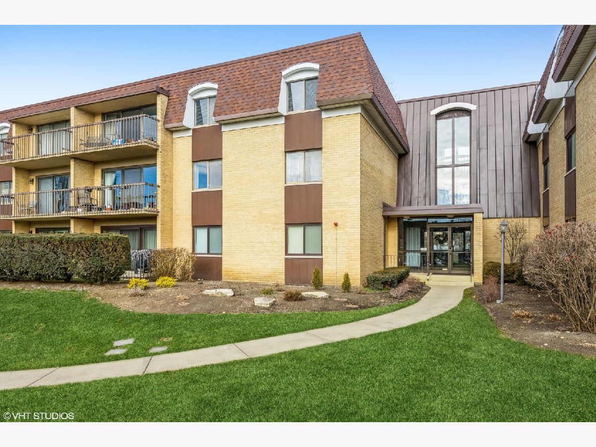 Condominiums Sold Mill Orchard Naperville Illinois, 1103 Mill