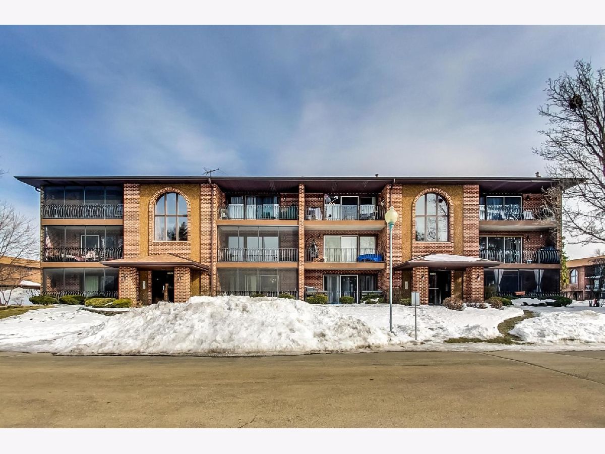 Condominiums Sold Heritage Creek Palos Hills Illinois, 11007 Stony Creek