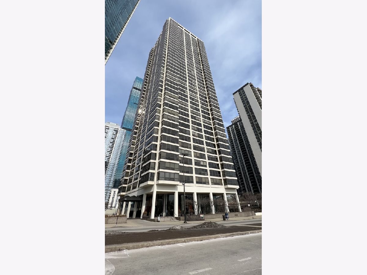 Condos & Townhomes Rented 340 E  Randolph Chicago Illinois, 360 Randolph