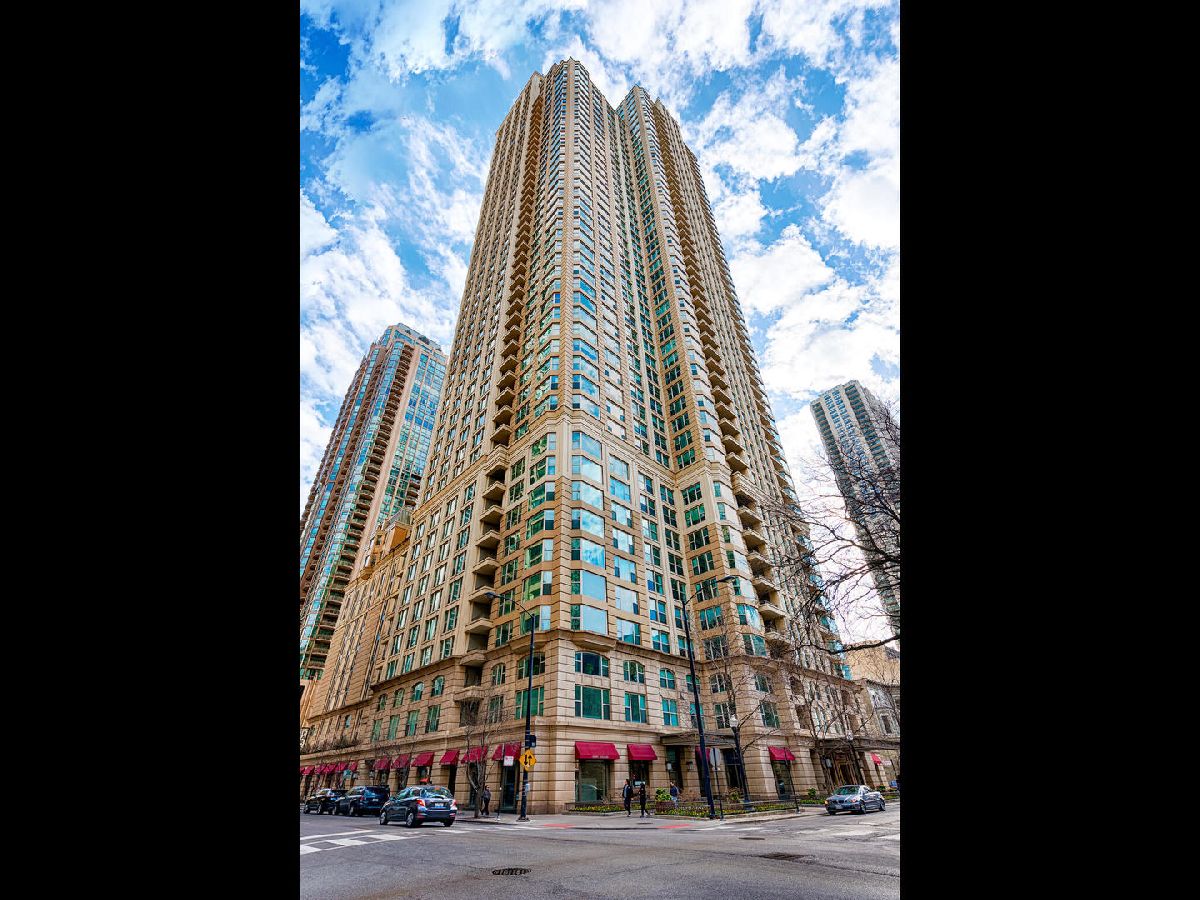 Condos & Townhomes Sold Fordham Chicago Illinois, 25 Superior