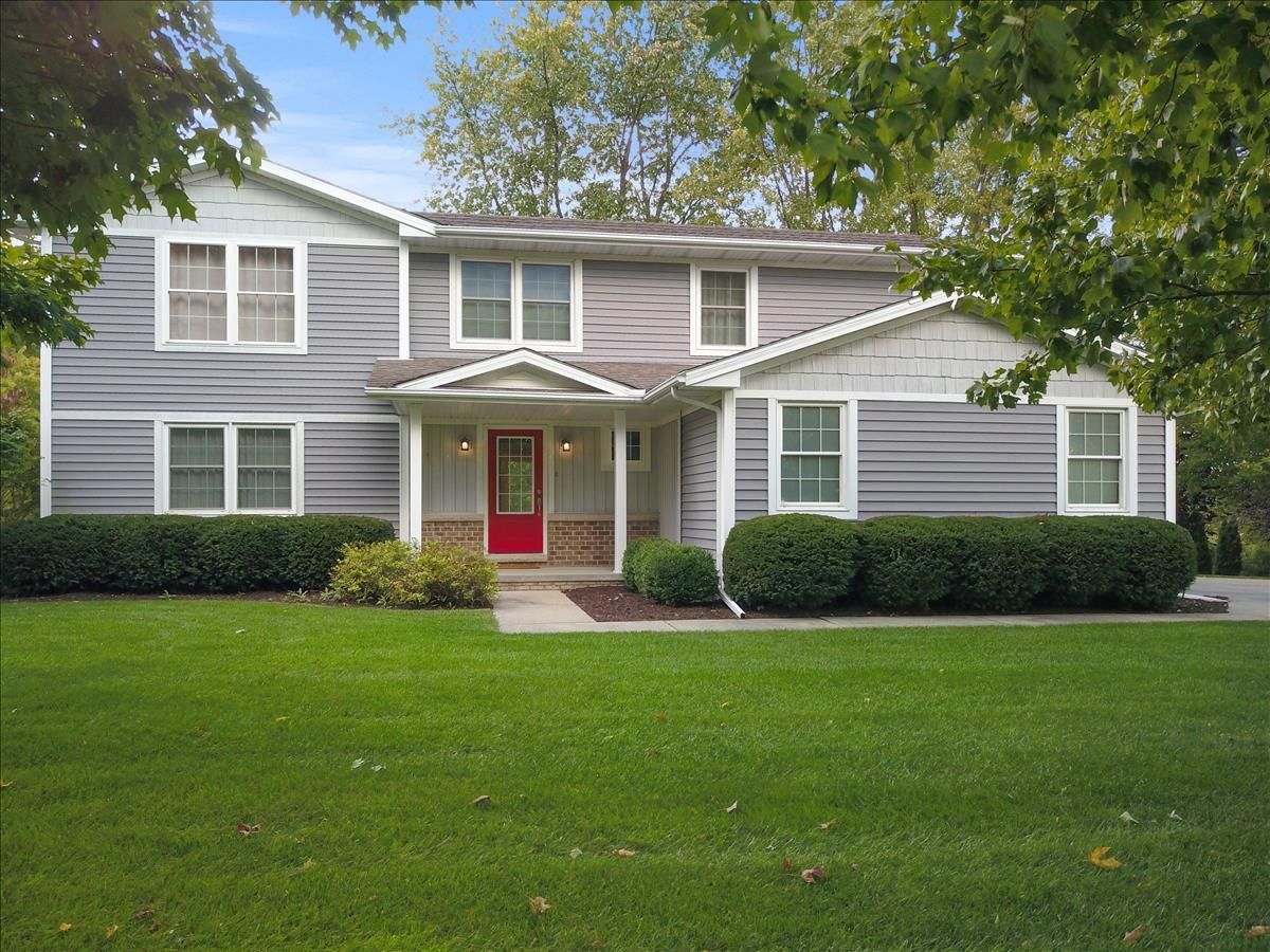 Homes & Condos & Townhomes Sold Charterwood Bloomington Illinois, 9804 Old Sawmill