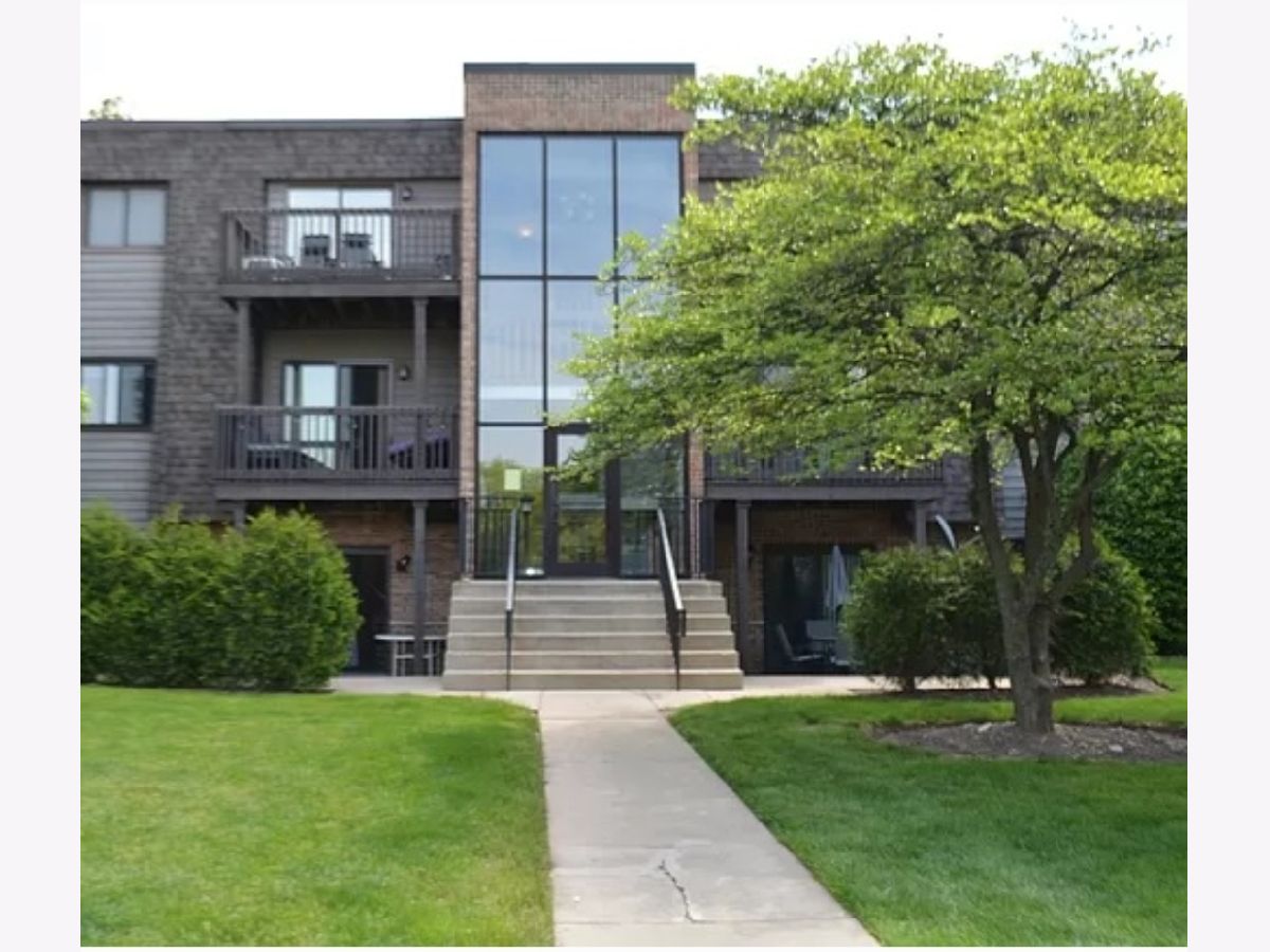 Condominiums Rented Drake Terrace Wheaton Illinois, 1426 Stonebridge