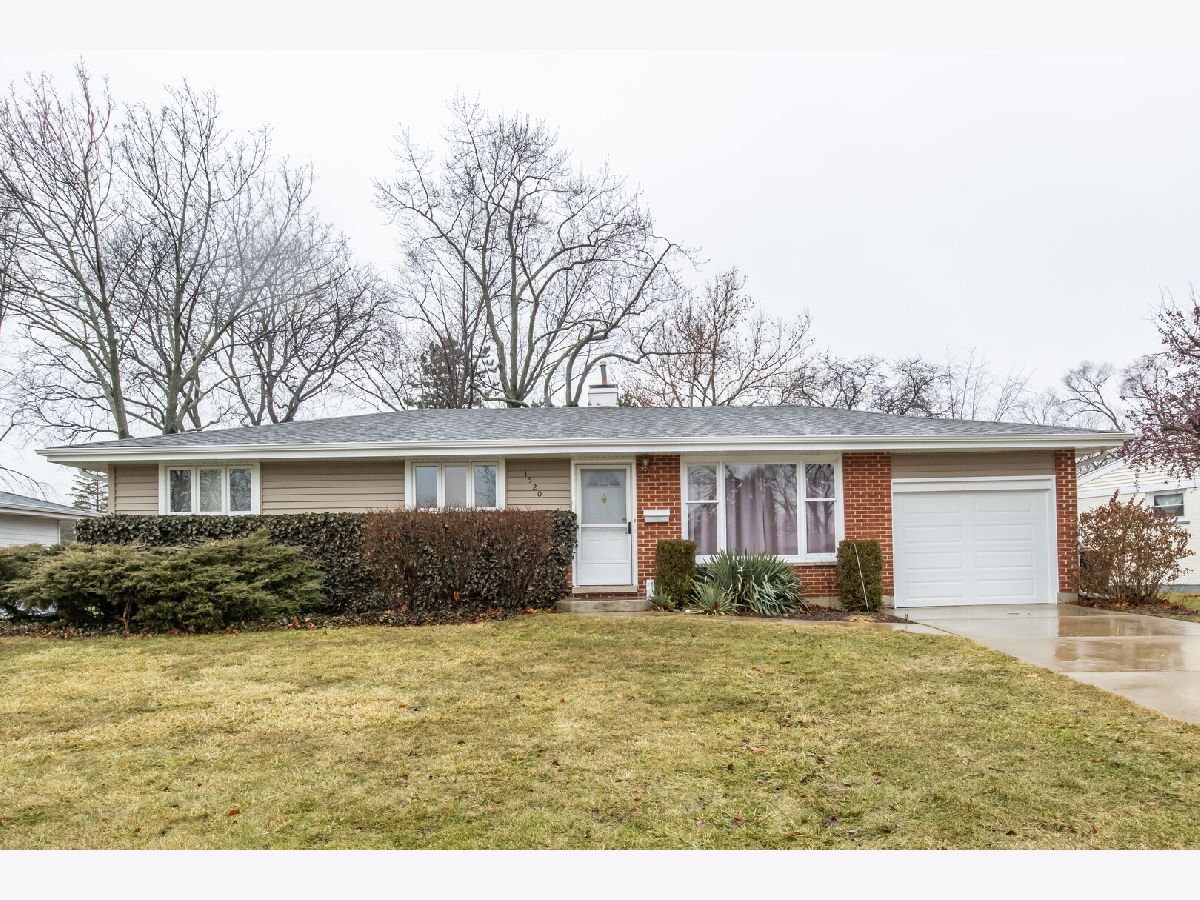 Homes Rented Hasbrook Arlington Heights Illinois, 1520 Fernandez