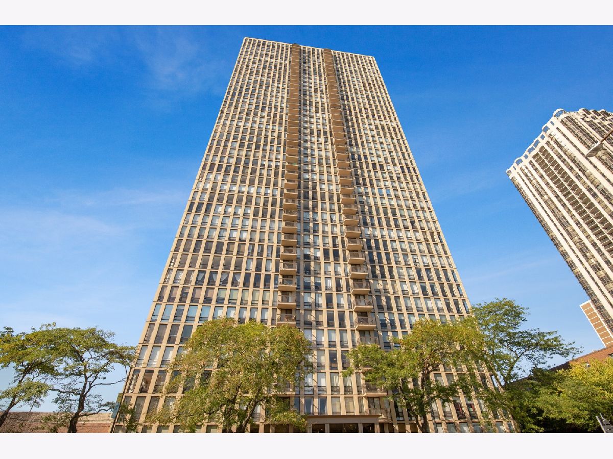 Condominiums Sold Parkview Towers Chicago Illinois, 1660 La Salle