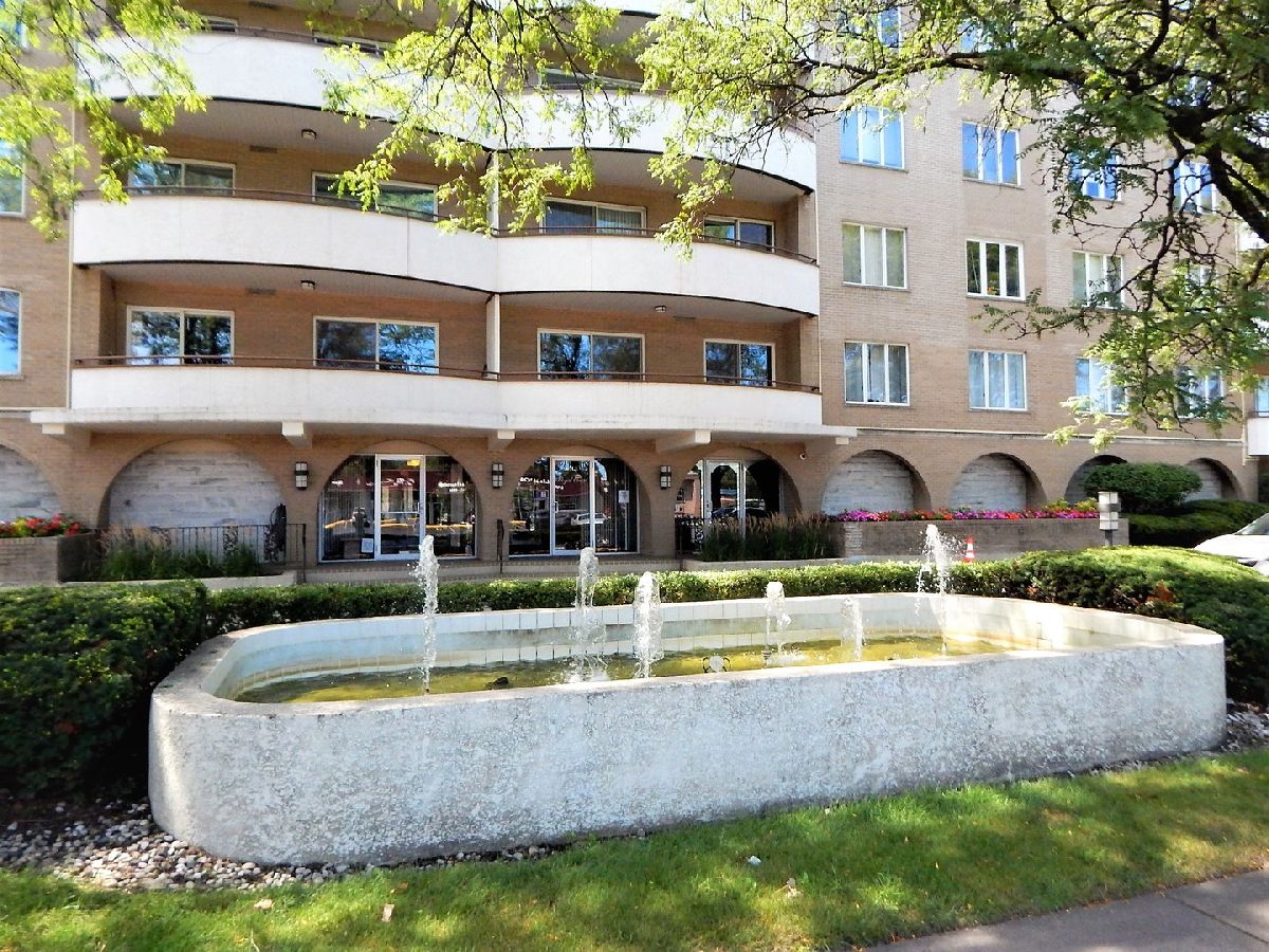 Condominiums Sold Regal Court Lincolnwood Illinois, 6400 Cicero