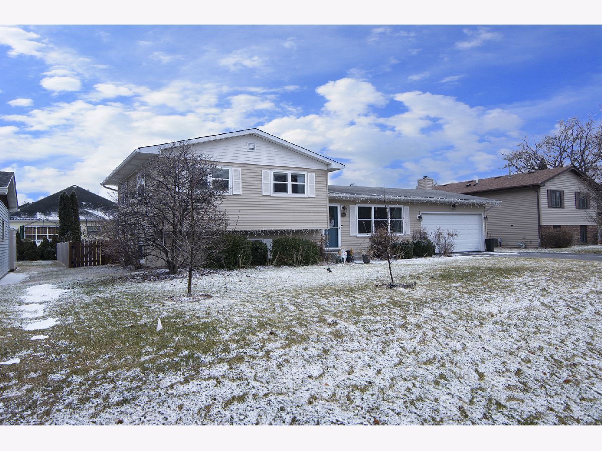 Homes Sold Hillview Richmond Illinois, 5303 May