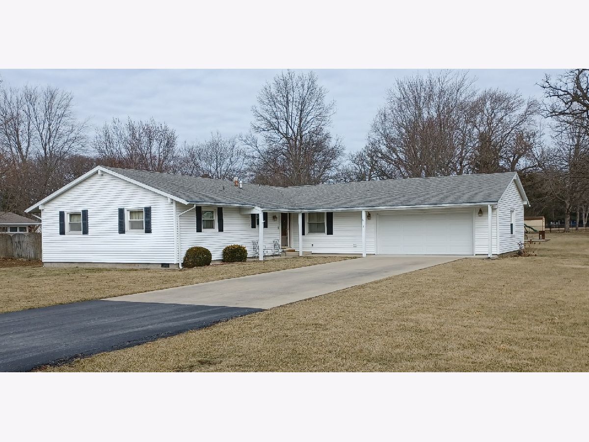 Homes Sold Country Club Villa Grove Illinois, 4 Cherry