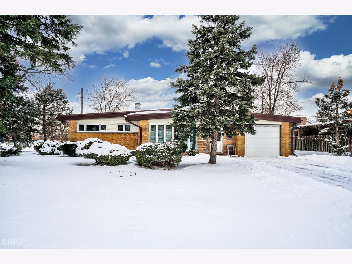  Rented Norwood Park Township Illinois, 5604 Redwood