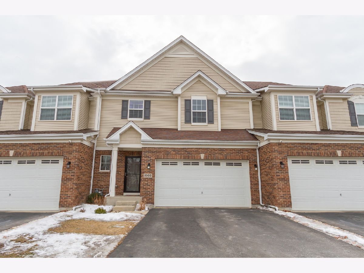 Homes & Condos & Townhomes Sold Andare At Glenloch Algonquin Illinois, 2003 Magenta
