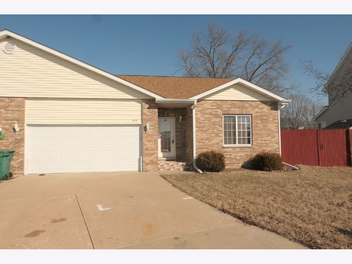 Homes & Condos & Townhomes Sold Kahler Ridge Wilmington Illinois, 878 Waterford