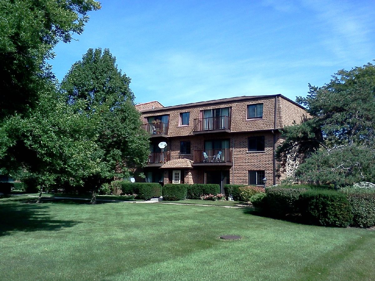 Condominiums Sold Kensington Commons Mount Prospect Illinois, 410 Kensington