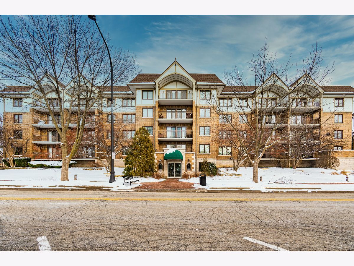 Condominiums Sold Shires At Clock Tower Mount Prospect Illinois, 5 Pine