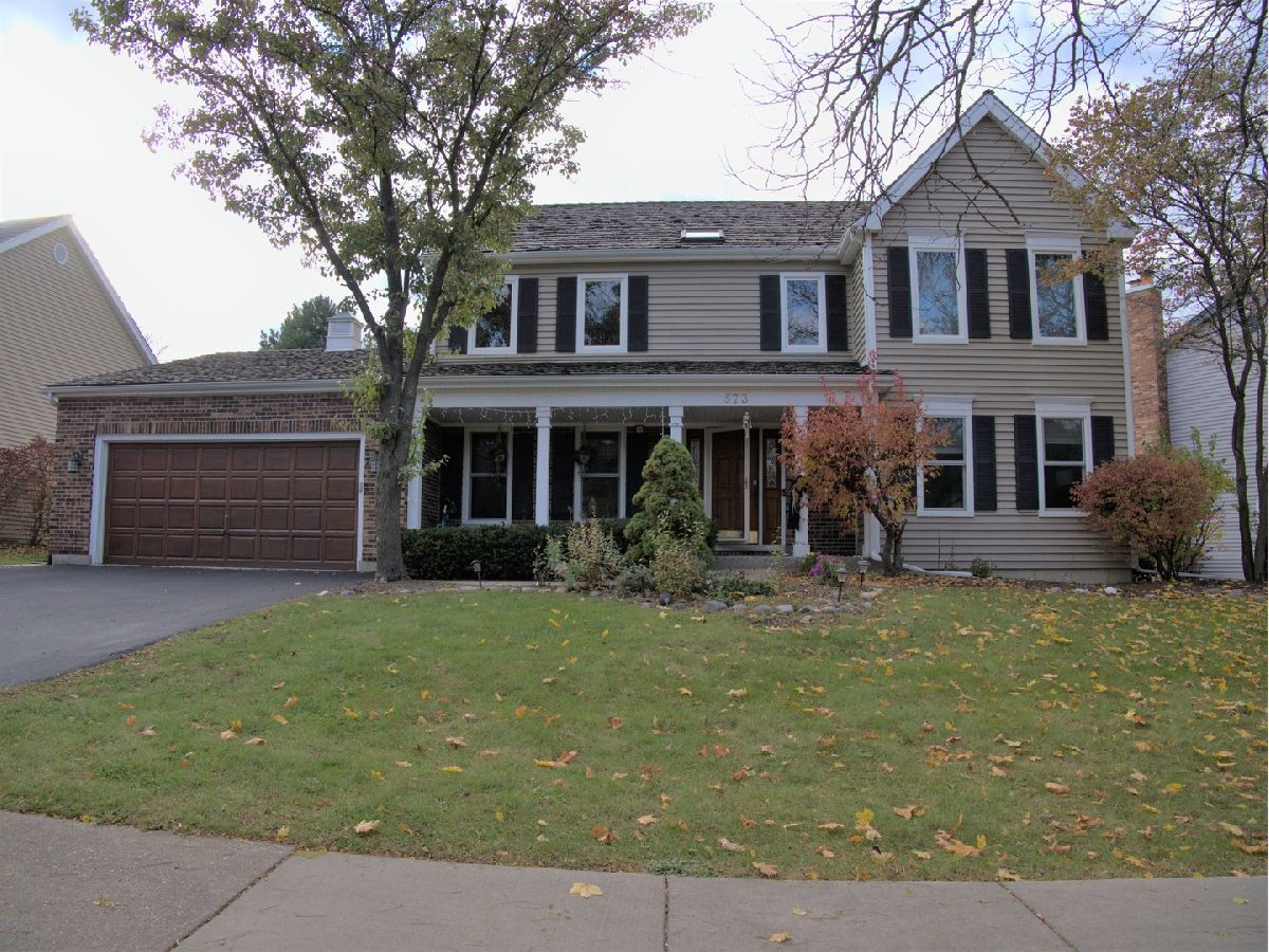 Homes Sold Mossley Hills Lake Zurich Illinois, 573 Regency