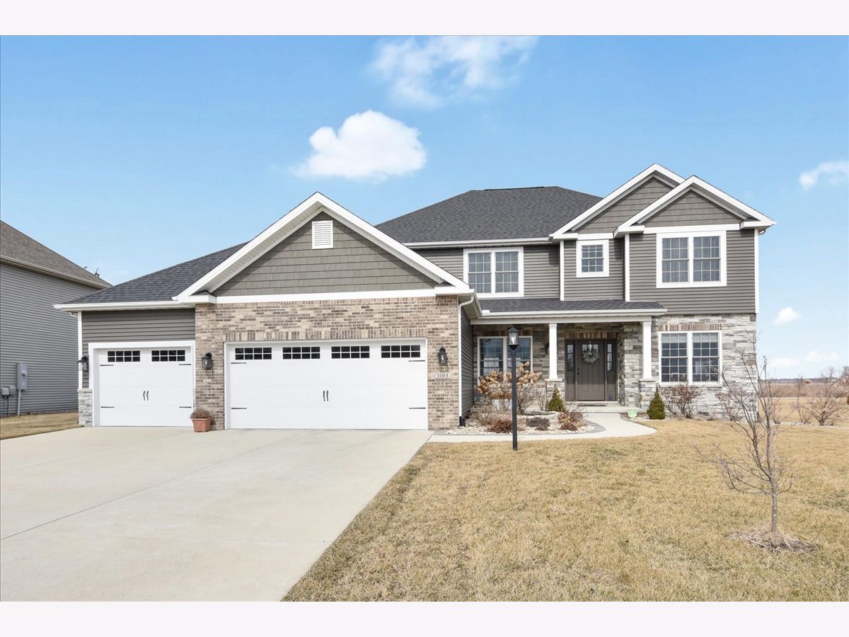 Homes Sold Trails At Abbey Fields Champaign Illinois, 1103 English Oak