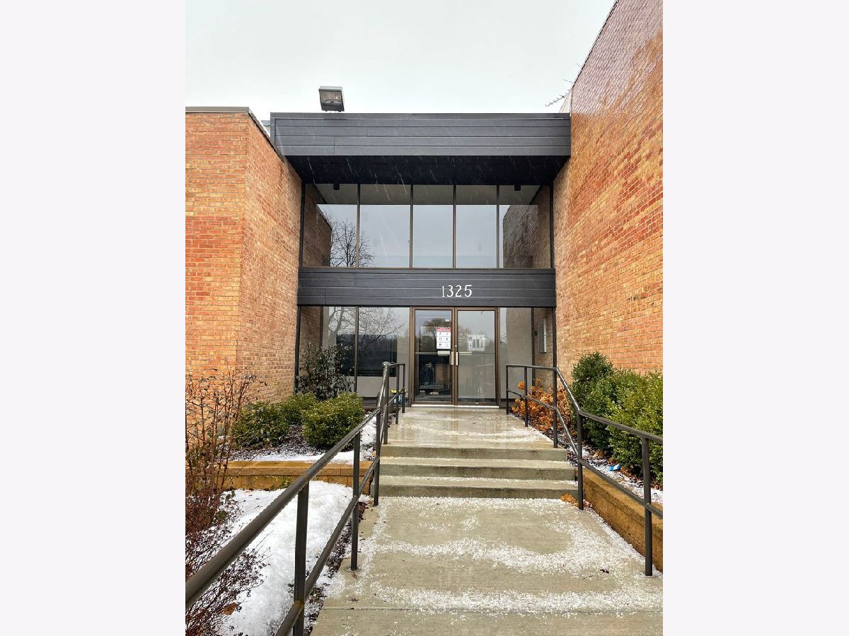 Condominiums Sold Countryside Palatine Illinois, 1325 Sterling