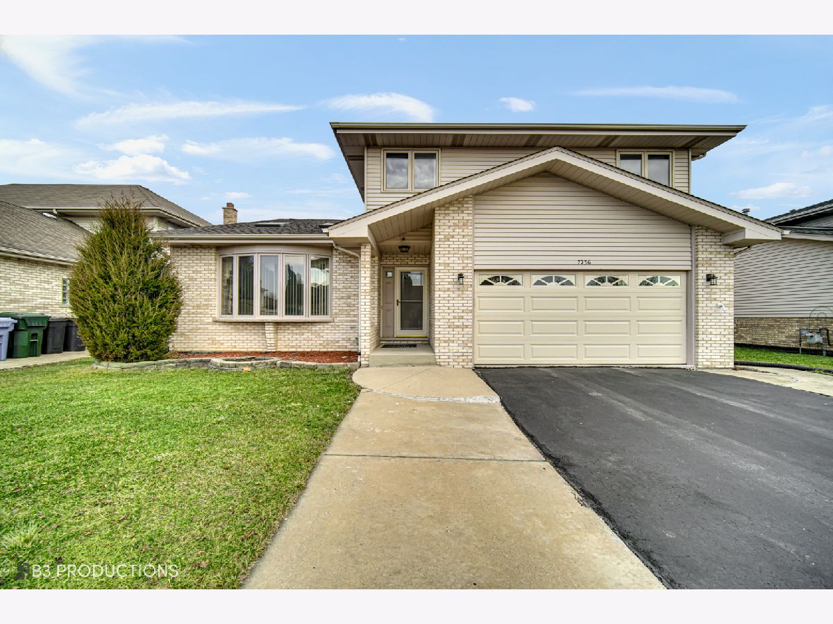 Townhomes & Homes Sold Arbors Of Justice Justice Illinois, 7236 Skyline