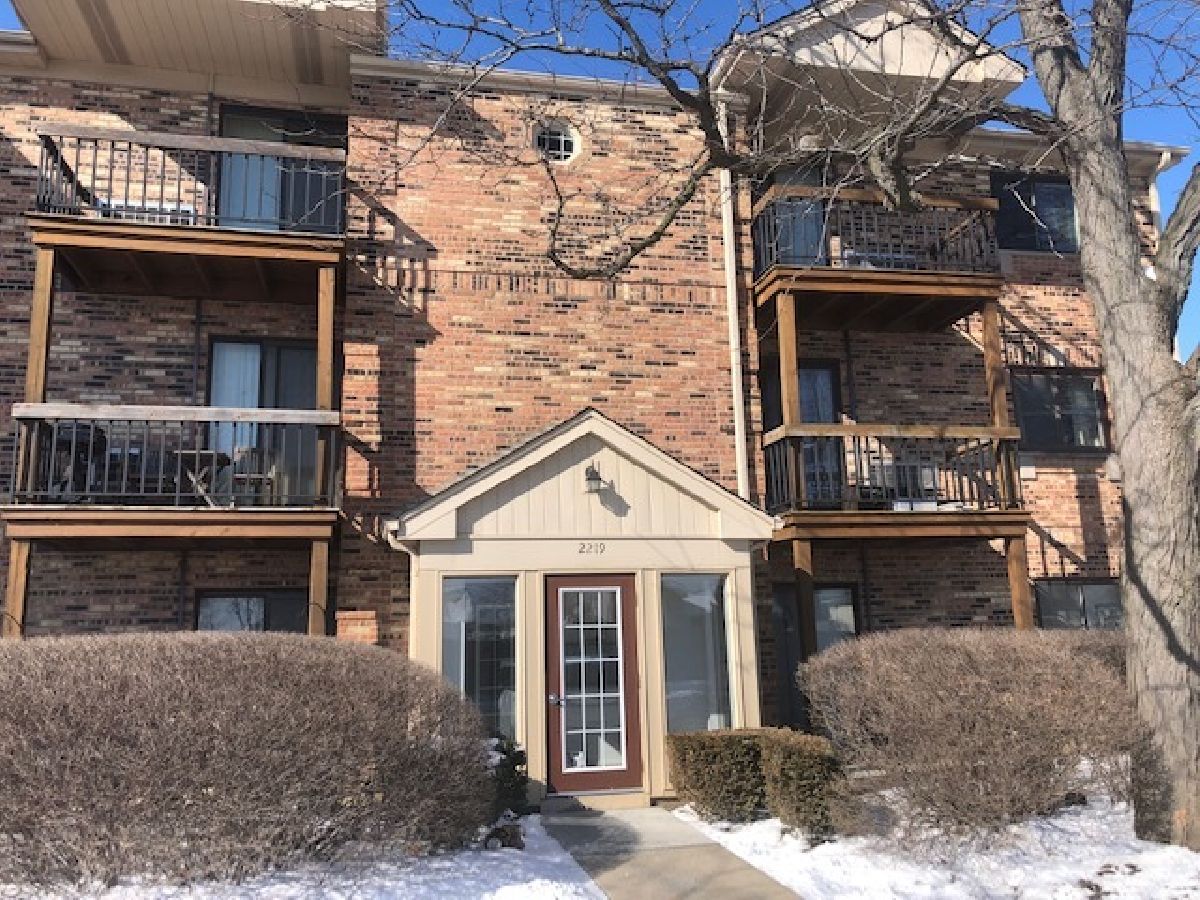 Condominiums Rented Rosewood Arlington Heights Illinois, 2219 Nichols