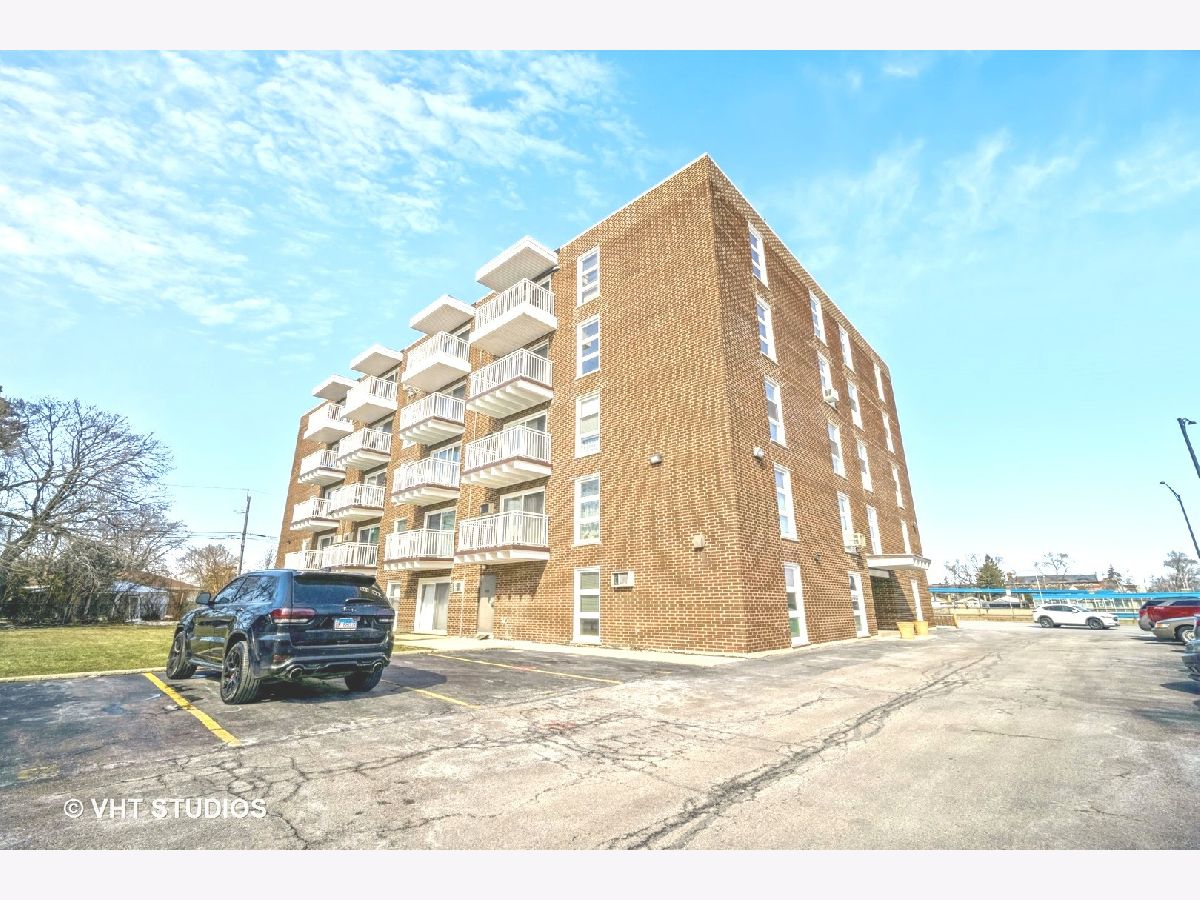Condominiums Sold Northwest Terrace Chicago Illinois, 7225 Higgins