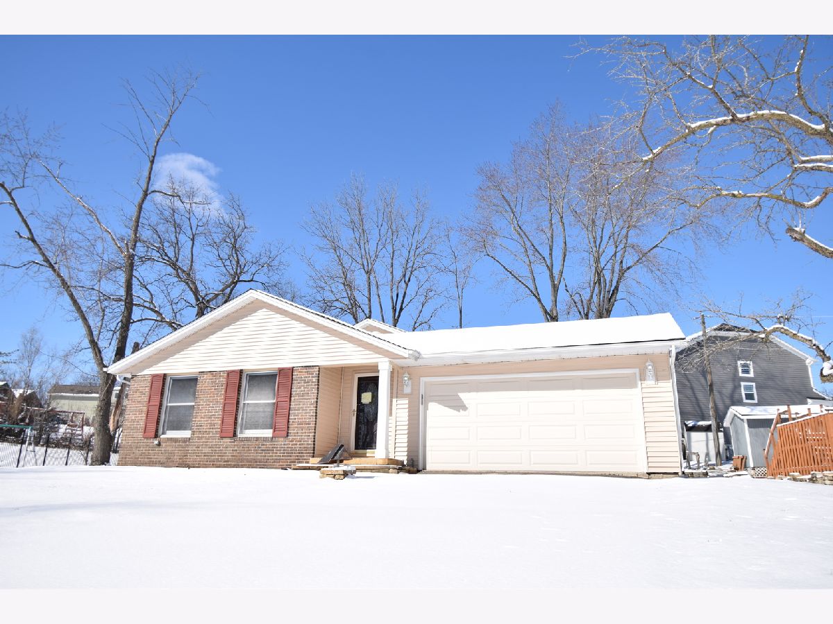 Homes Sold Country Creek Bartlett Illinois, 812 Country