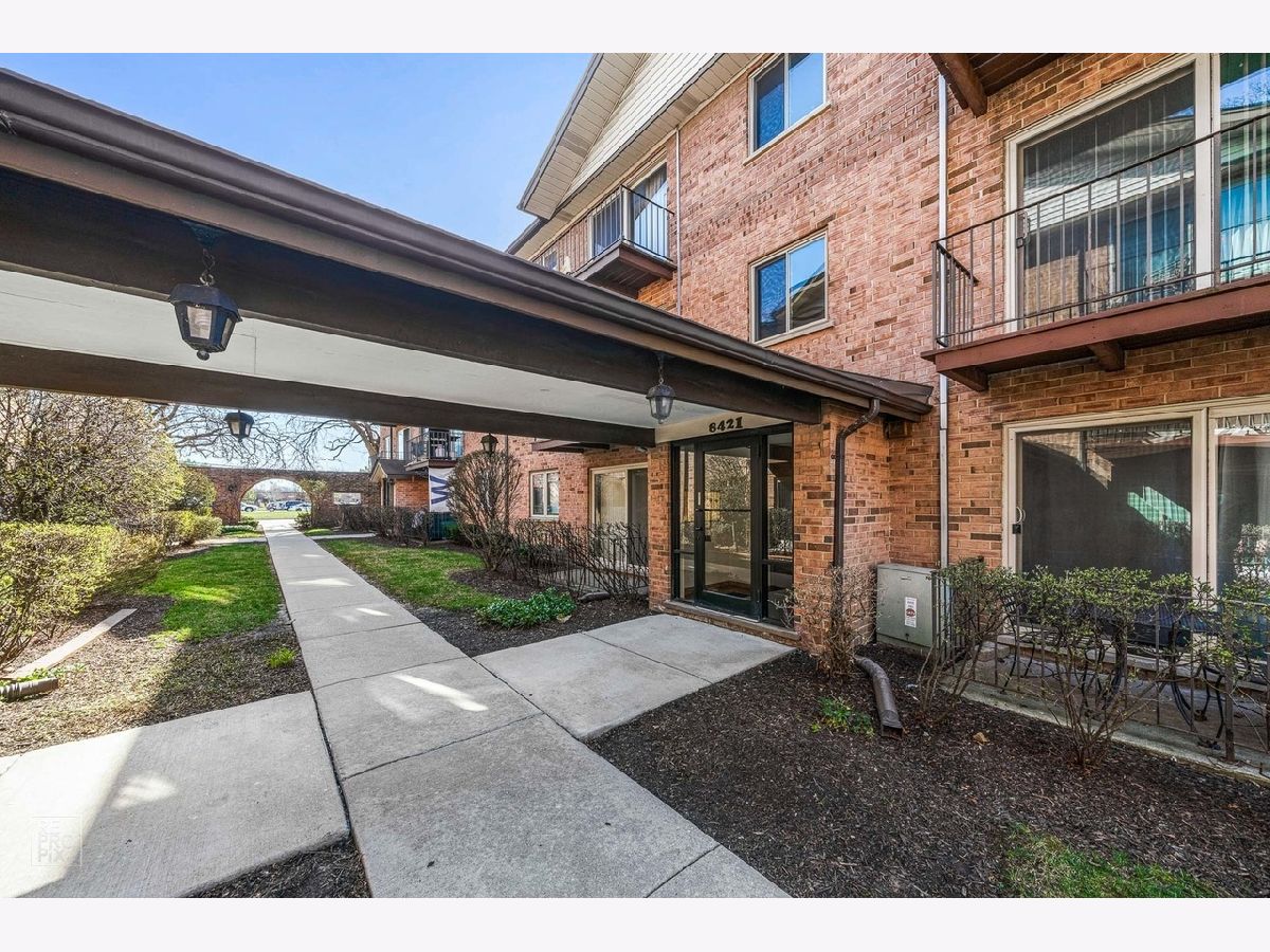Condominiums Sold Gregory Courts Chicago Illinois, 8421 Gregory