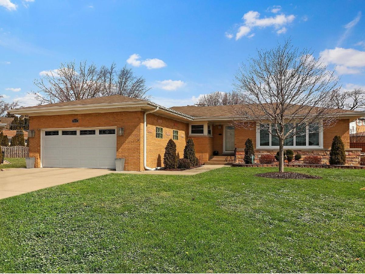  Sold Norwood Park Township Illinois, 5539 Linden