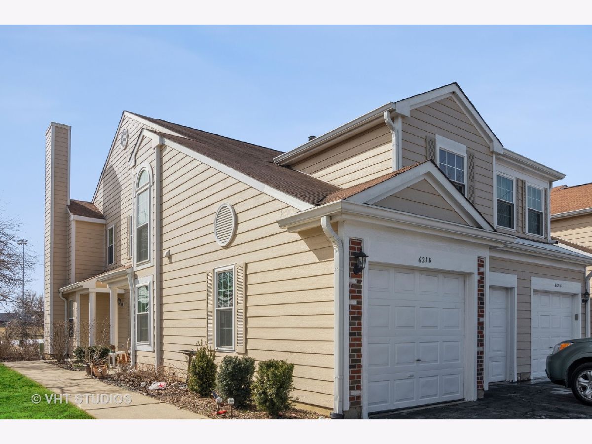 Manors Of Oak Knoll Streamwood IL, Townhomes & Condos & Homes For Sale