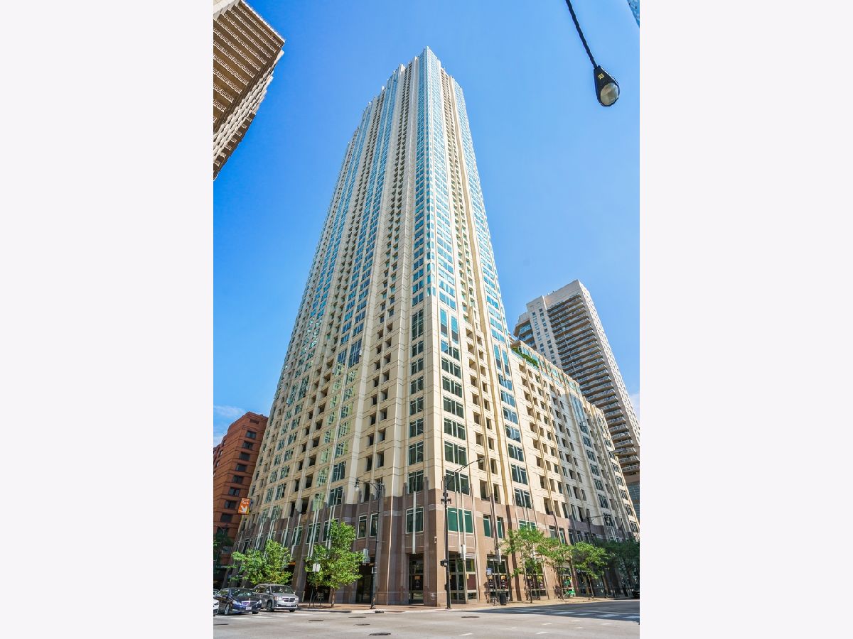 Condos & Townhomes Sold Millenium Centre Chicago Illinois, 33 Ontario