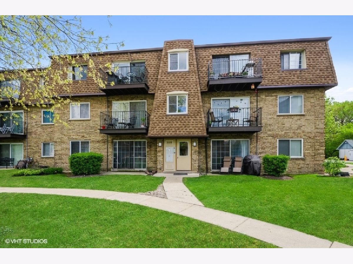 Bay Colony Des Plaines IL, Condominiums For Sale & For Rent Sadie