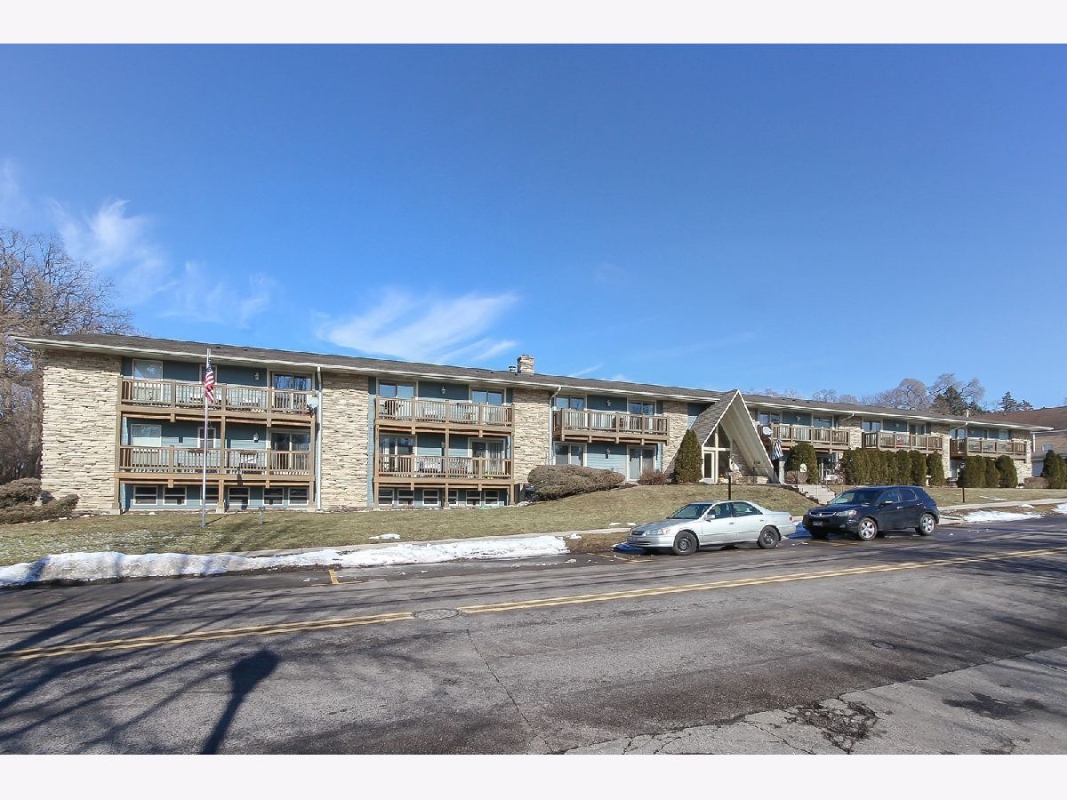 Condominiums & Homes Rented Chalets Of Fox River Grove Fox River Grove Illinois, 300 Opatrny